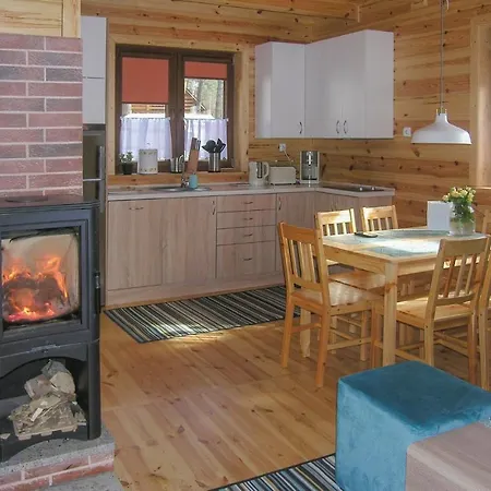 Stunning In Ostrda With 2 Bedrooms And Wifi בית נופש אוסטראודה