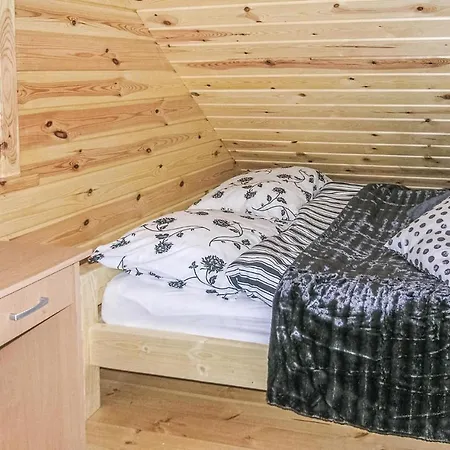Stunning In Ostrda With 2 Bedrooms And Wifi * אוסטראודה