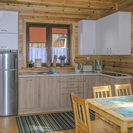 בית נופש Stunning In Ostrda With 2 Bedrooms And Wifi
