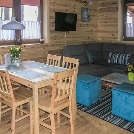 Stunning In Ostrda With 2 Bedrooms And Wifi * אוסטראודה